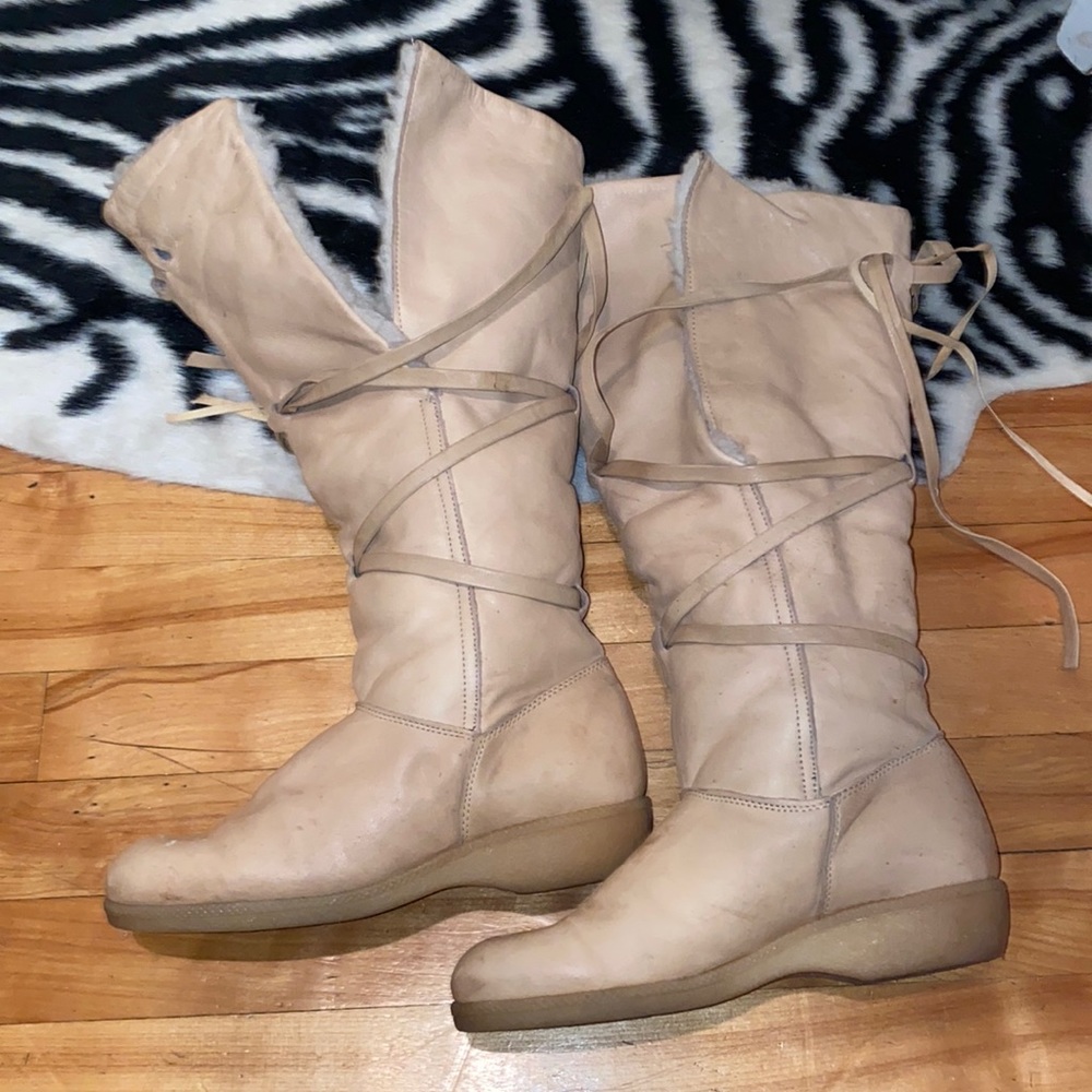 Husky Moccasins asin  size 7.5M Mid-calf Boots